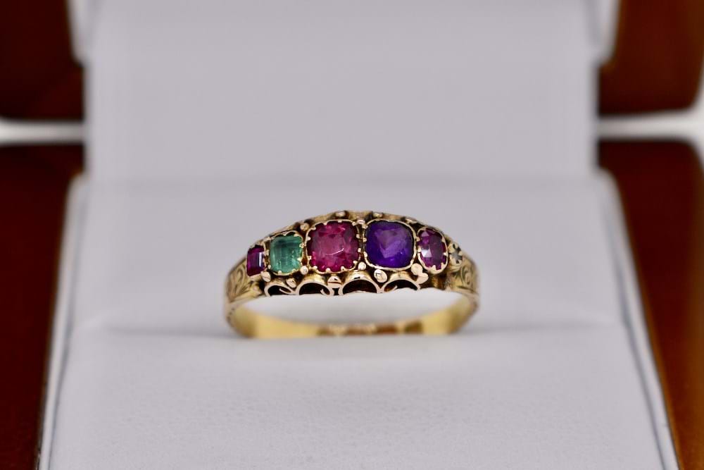 SOLD Antique 18ct Yellow Gold Regard Ring