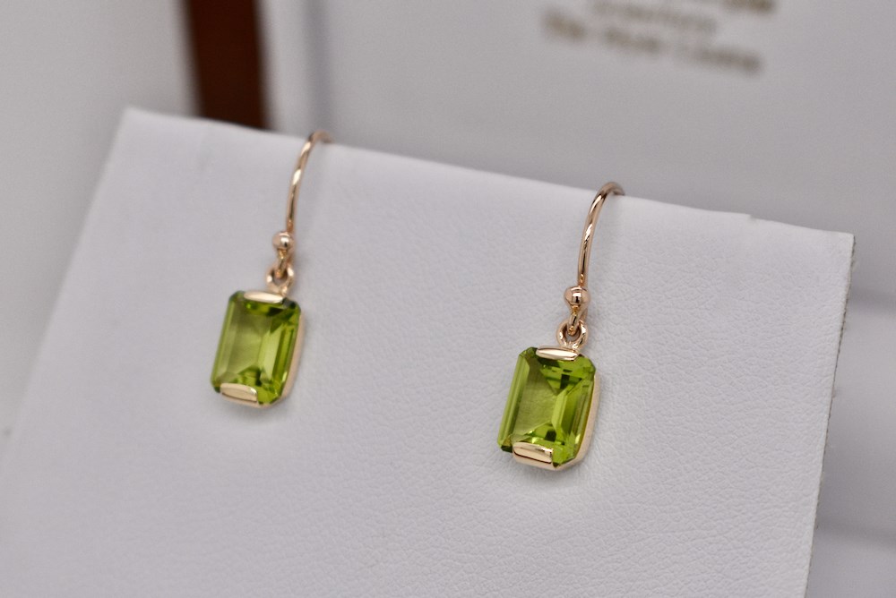 SOLD 9ct Yellow Gold Emerald Cut 9x6mm Peridot Earrings