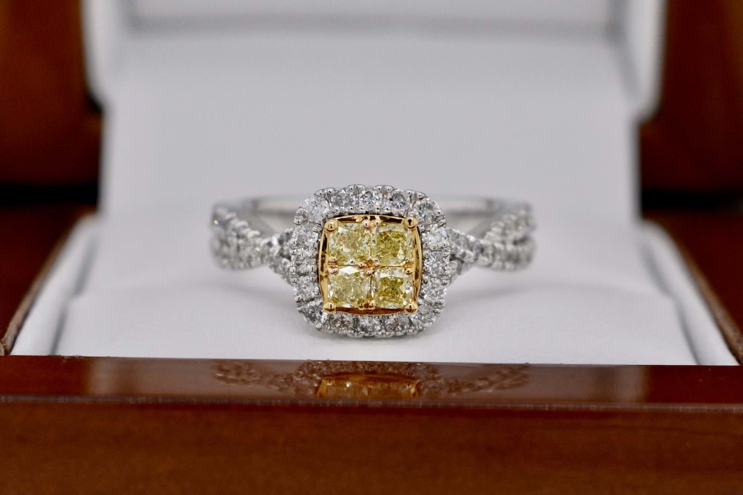 FANCY YELLOW 0.141ct&0.148ct/OV/RT2982 FANCY YELLOW 0.141ct&0.148ct/OV/RT2982