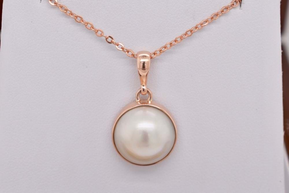 9ct Rose Gold White Mabe Pearl Pendant - Mabe Pearl Pendant Australia 9ct Rose Gold White Mabe Pearl Pendant - Mabe Pearl Pendant Australia